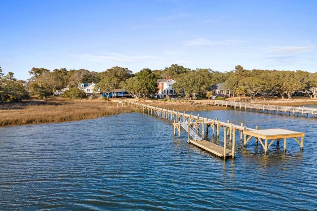 Dolphin Cove - Whole Waterfront House With Dock Villa โอเชียนไอเอิลบีช ภายนอก รูปภาพ